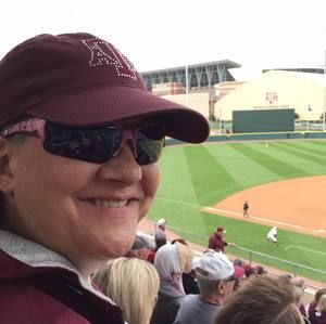 Meet your Posher, Leslie